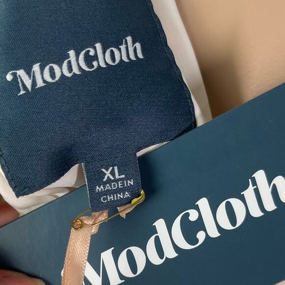 New ModCloth Illuminated Elegance Ivory Metallic Chiffon Maxi Dress - Picture 10 of 12